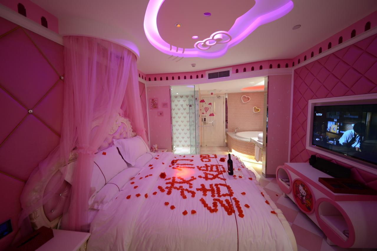 Crystal Theme Hotel *