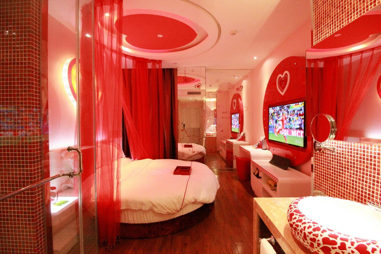 Crystal Theme Hotel *